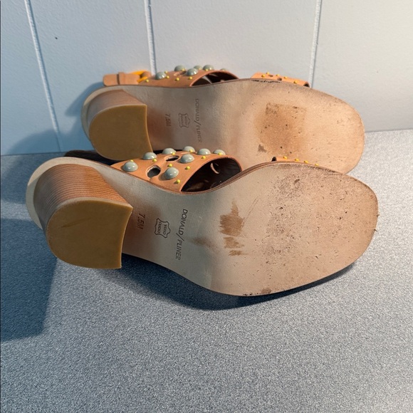 Donald Pliner Studded Leather Block Heel Sandals - 3.5-4" heel, Size 7 1/2 M - Picture 9 of 9